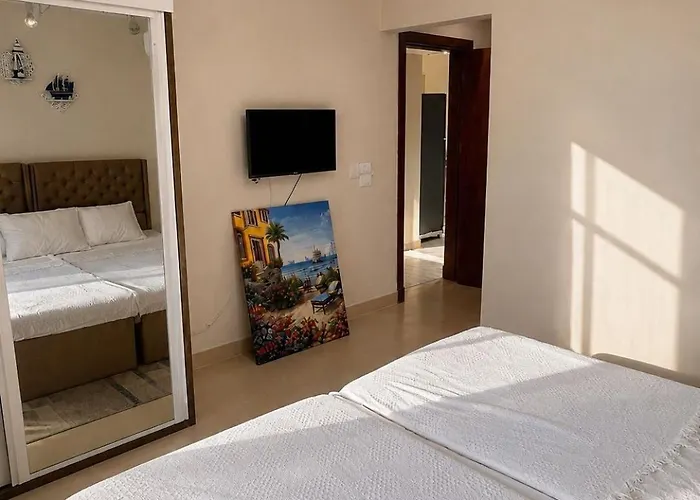 Chic - Boho 2br Lagoon View - Azha Apartment