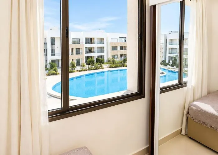 Chic - Boho 2br Lagoon View - Azha Apartment