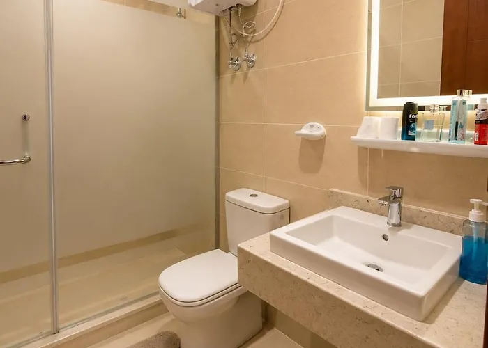 Chic - Boho 2br Lagoon View - Azha Apartment